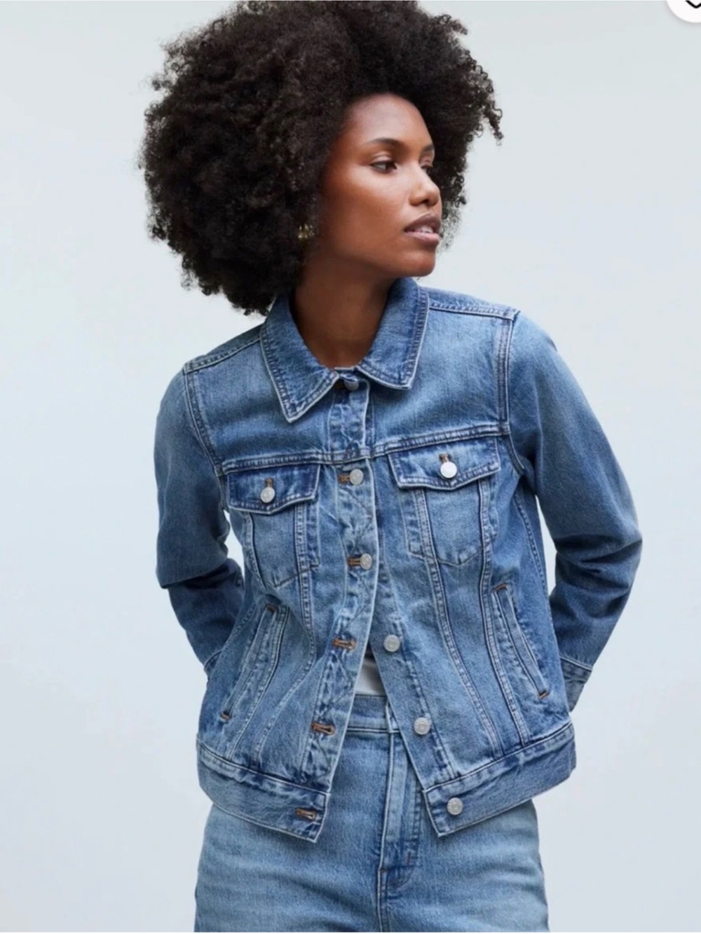 Madewell Classic Denim Jacket in Medium Blue Wash